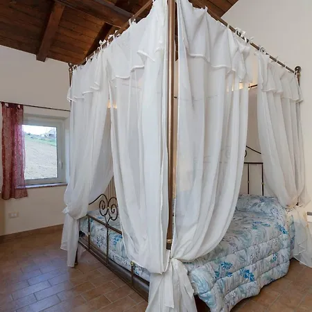 Casale 2 Leoni With Whirlpool Villa